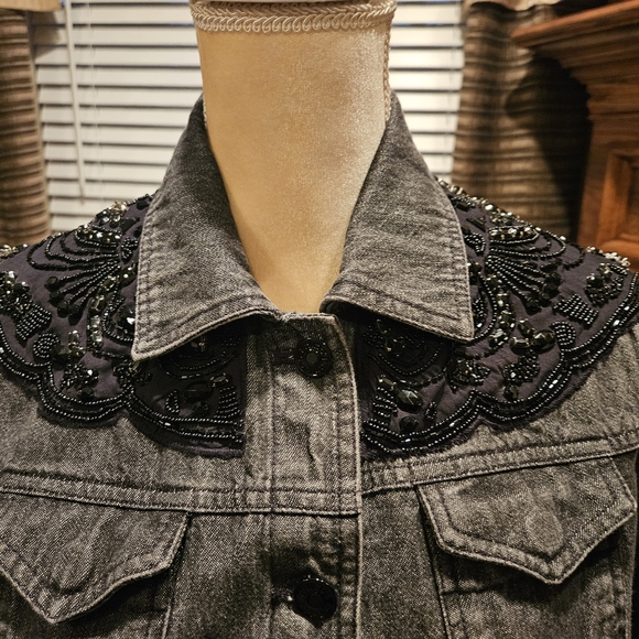 Chicos Gray Black Beaded Embellished Trim Jean Denim Jacket Size 1 P (Med) - Picture 6 of 7